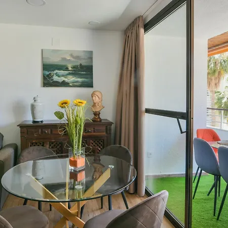 Апартаменты Nogalera Party&beach Select